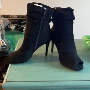 Women’s dress boots